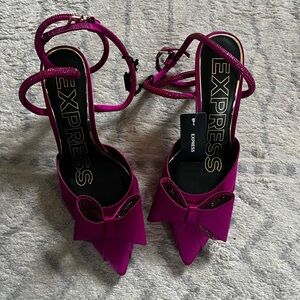 Express Women's Fuchsia Bow Heels